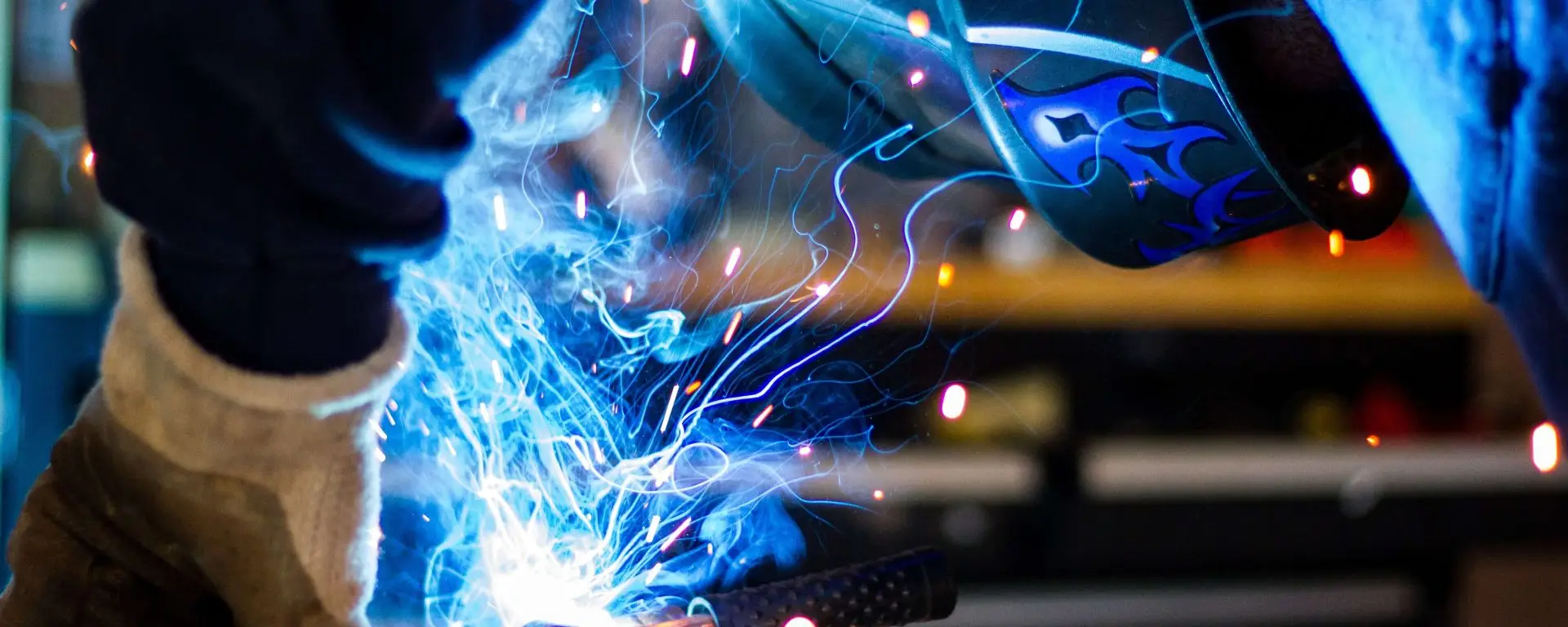 جوشکاری سیار - تعمیر انواع درب فلزی